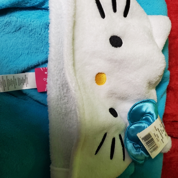 Hello Kitty 😺 Hooded blanket - Picture 2 of 3